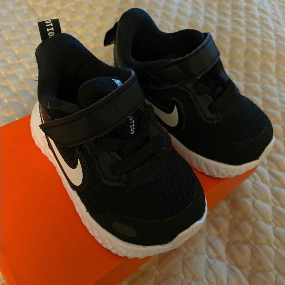 Nike revolution 5 baby/toddler sneakers